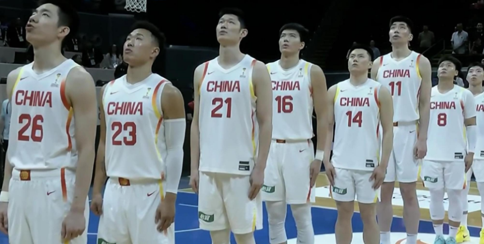 云开体育-中国男篮半场落后1分：全队无人上双 中国台北3人得分上双